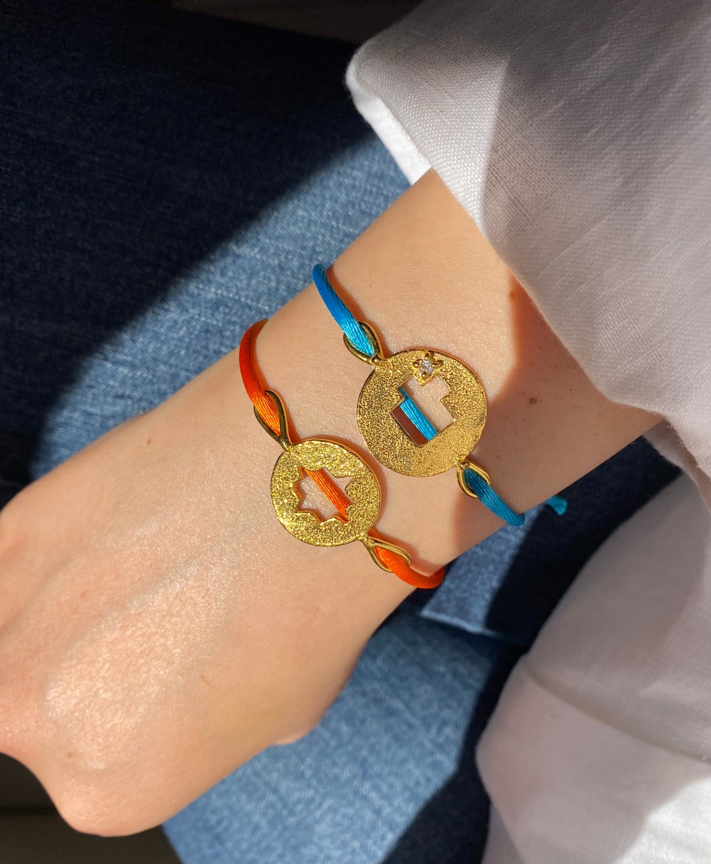 Lilyen Design- Çiçek Delikli Şans Parası Bileklik