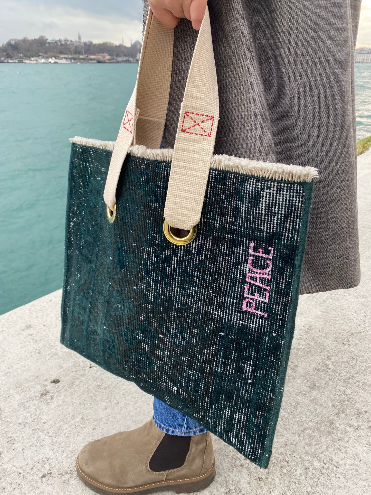 CARPET BAG - PEACE