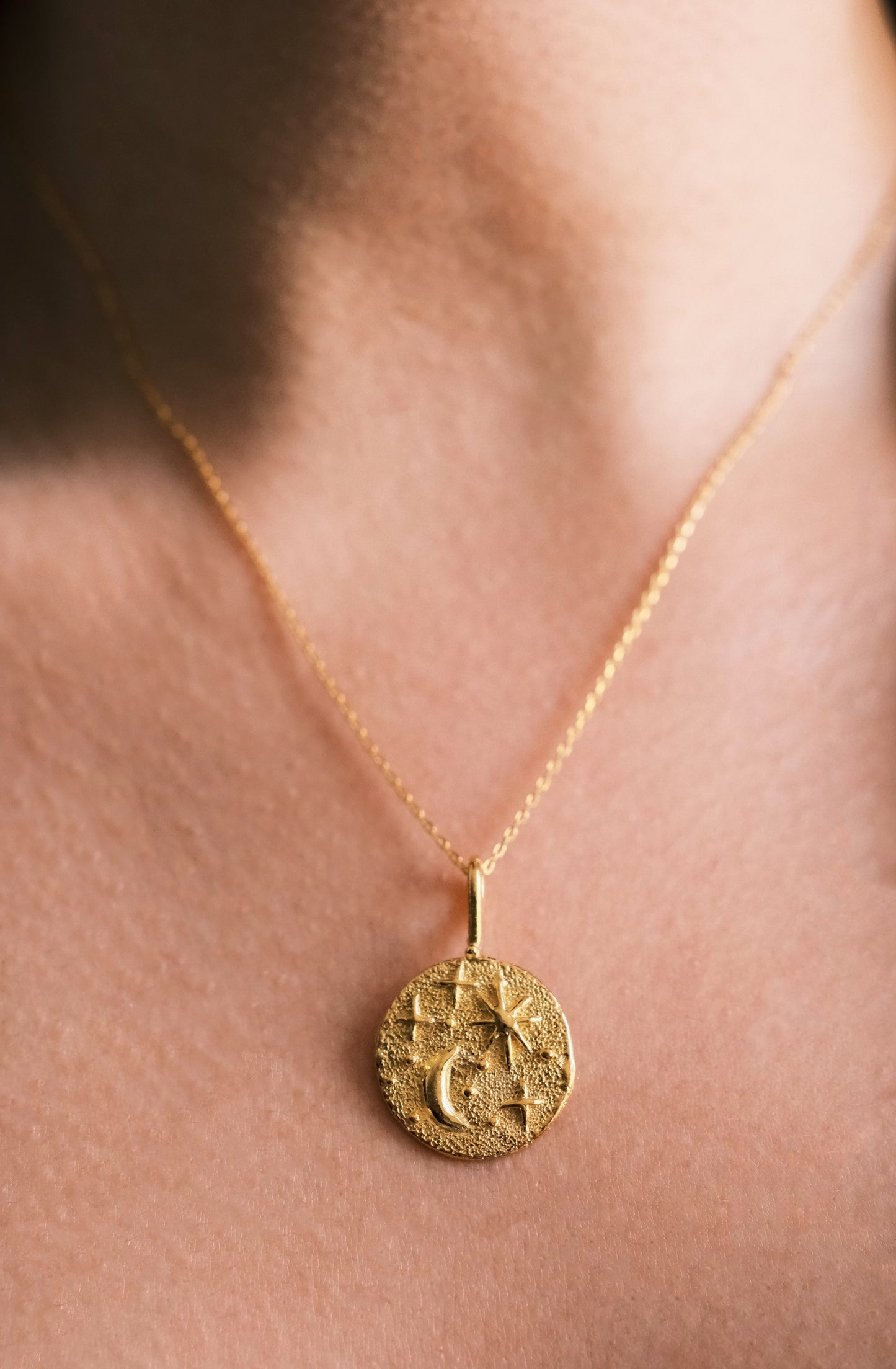 Lilyen Şans Tılsımı Moon