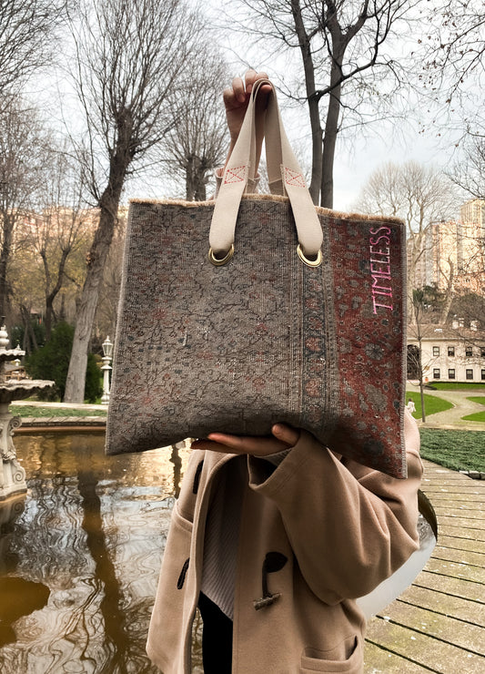 CARPET BAG - TIMELESS